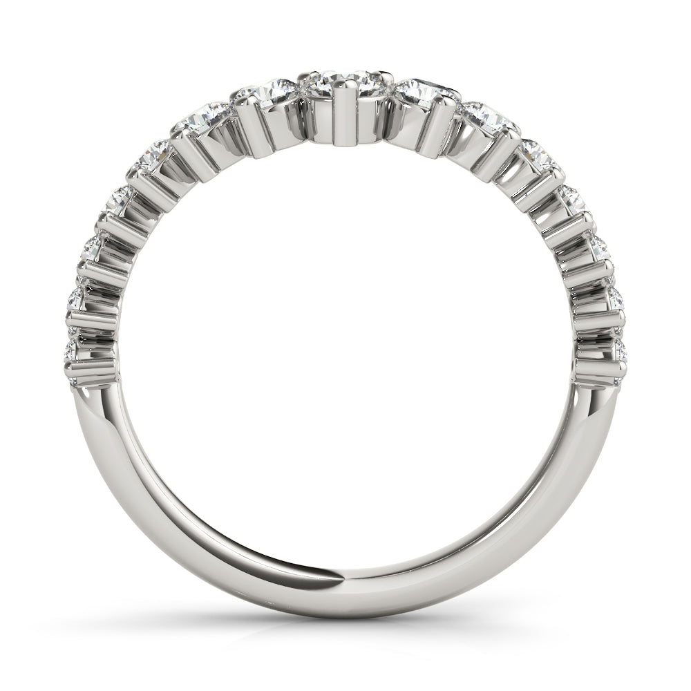 3/4 ct tw Lab Diamond Chevron Graduated Diamond Band